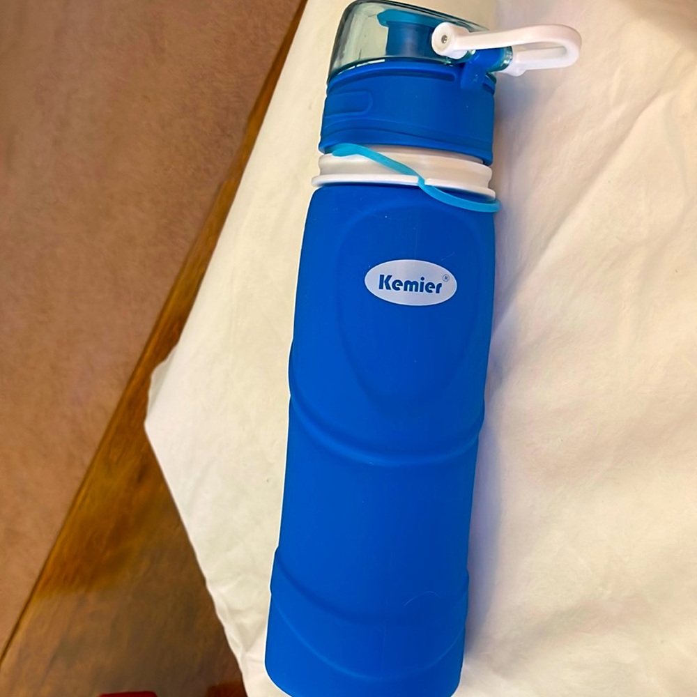 Kemier  blue Silicone sports water bottle BPA free leakproof